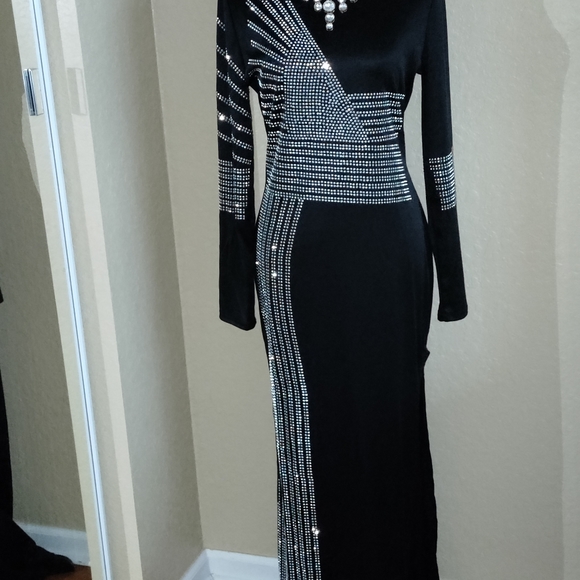 Dress - Picture 6 of 6